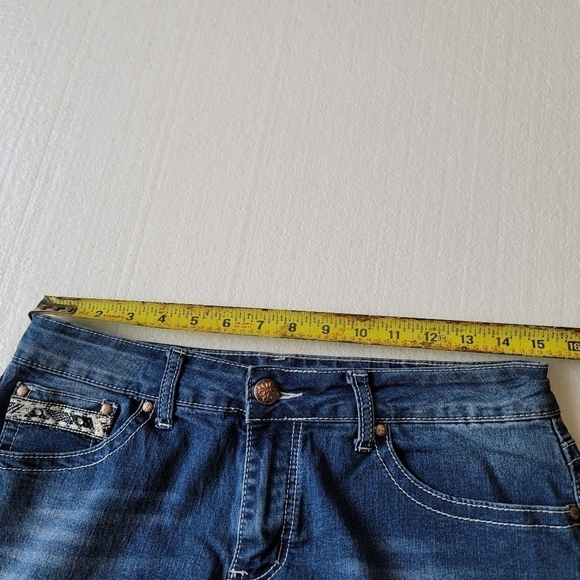 ND Weekend Shorts Womens 10 Mid Rise Cuffed Blue Denim Dark Wash Comfort Ladies - Picture 3 of 10